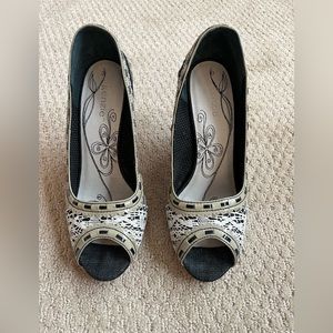 Kenzie Allison Pumps